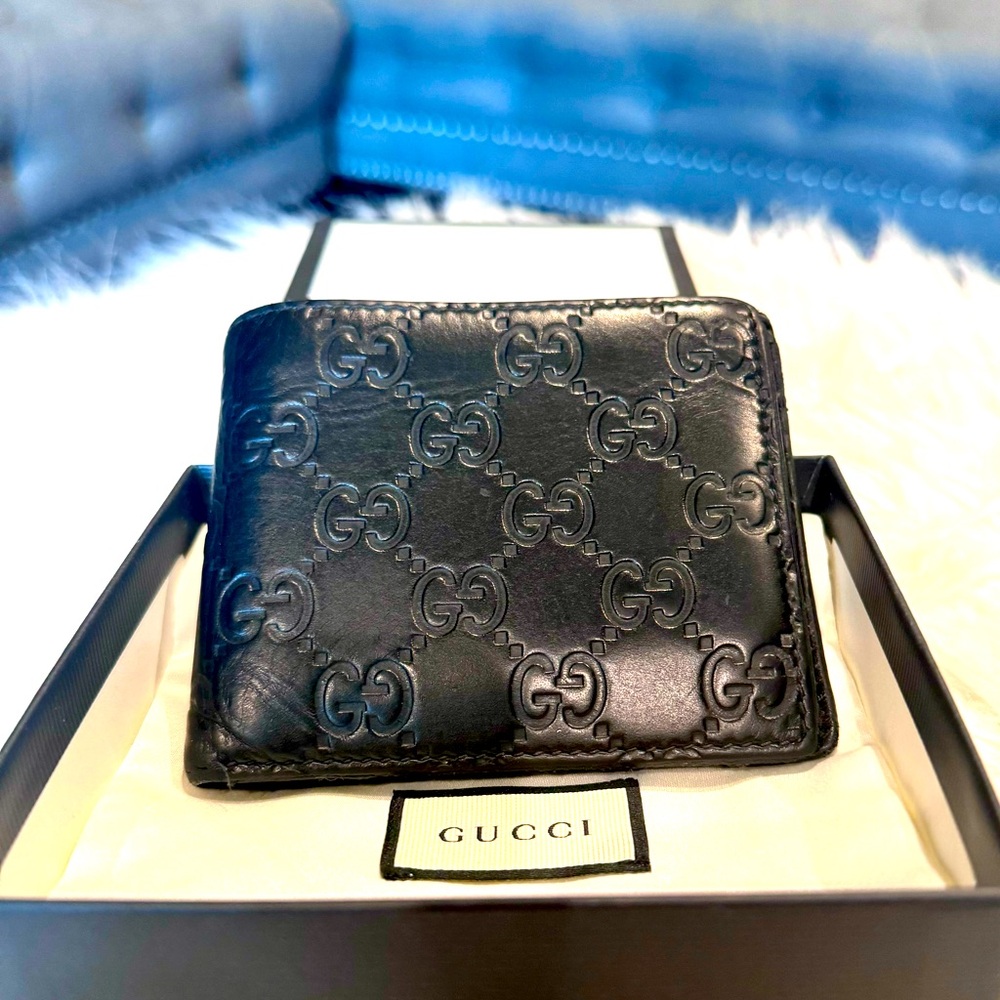 Gucci Bi-Fold Men’s Leather Wallet